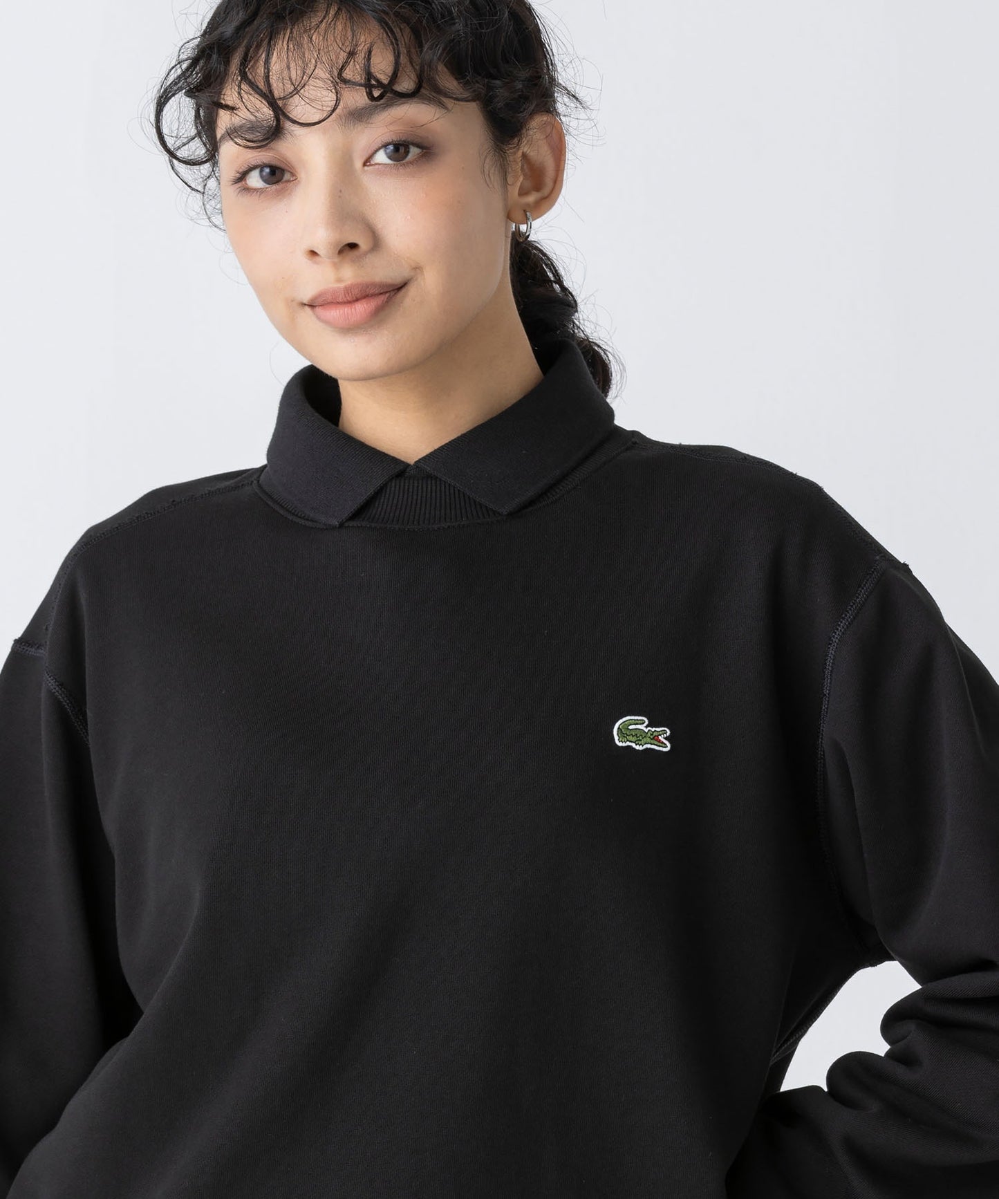 Lacoste Unisex Sweatshirt: Classic Design, Organic Cotton, and Iconic Crocodile Logo